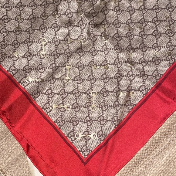 New gucci silk Scarf with gold horsebit - Picture 1 of 12